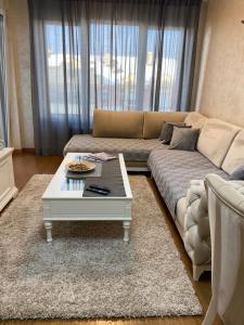 Tesla 70 Apartment with secure parking In the garage