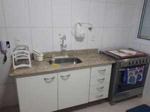 Apto Guilhermina pé na areia