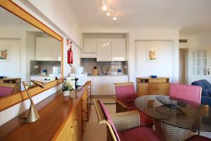 Marina Mar Light by SAPvillas