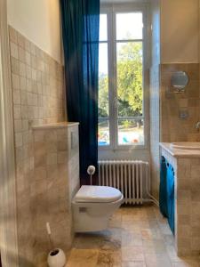 B&B / Chambres d'hotes Suite Royale- 2 Double Rooms - 4 SAISONS - Piscine Chauffee Toute l'annee - SPA- JACUZZI -SAUNA- POOL VIEW - Heated POOL -800m City Centre : photos des chambres