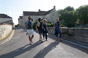 Maison rivière très calme près de Chablis et Noyers sur serein chez un céramiste designer