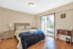 Orchid House near Vancouver YVR Airport - Steveston