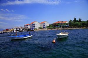 Two-Bedroom Apartment with Balcony and Sea View room in Aparthotel Marina Gromela