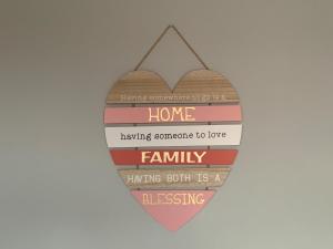 Elephant House, 2 bedroom House, Next to Pilanesberg and Sun City