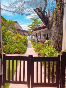 Dang Sea Beach Resort - SHA