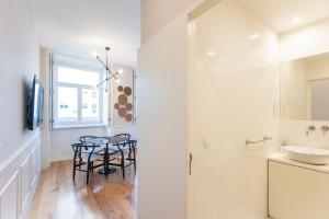 Cute & Bright Flat w AC by LovelyStay