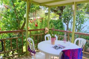 Campings Camping La Pinede Enchantee : photos des chambres