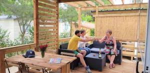 Campings Camping La Pinede Enchantee : photos des chambres