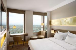 Hotels Radisson Blu Hotel, Lyon : Chambre Standard avec Vue sur la Ville