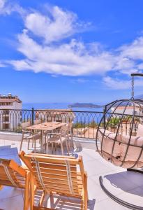 Gökyüzü Suit Apart