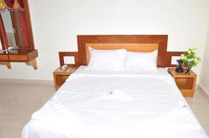 Sri Sarvesha JS Palace temple view