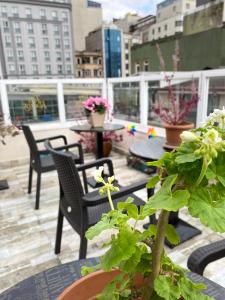 Ten Rooms Istanbul Hotel