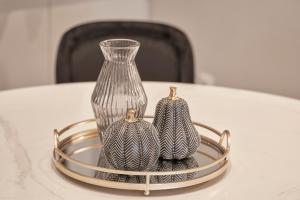 Chic n Bright 3Bd Apt with Hilton View