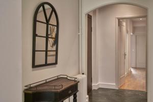 Chic n Bright 3Bd Apt with Hilton View