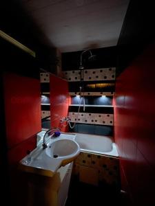 Top center Art deluxe apartment near to Aleksander Nevsky cathedral