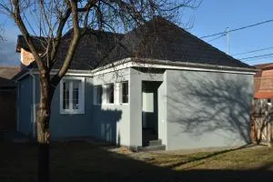 FLH - Grandparent's House- A small beautiful house - Şura Mare