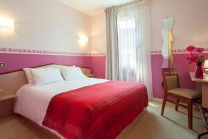 Hotels BRIT HOTEL Le Lion d'Or CHINON : photos des chambres