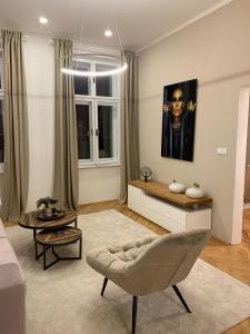 Bella Vista Collonade