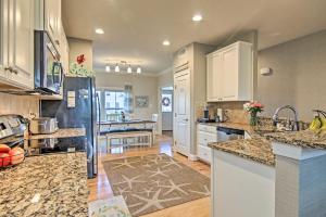 Resort Amenities and Screened Porch Ocean View Home