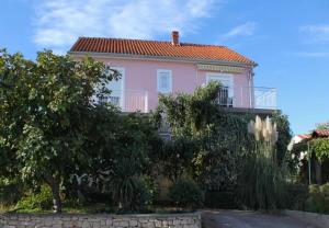 Apartment Božica 30m from the sea
