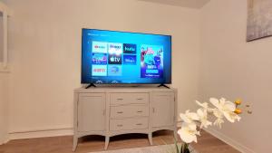 Comfortable Townhome 2BR 1-5BA - Near UF & Shopping Dining