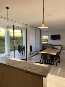 CASA MONTEBELLO CON PISCINA PRIVADA EN LA MESA