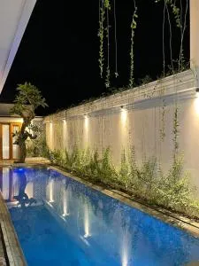 Marades Tropical Villa - Jetis