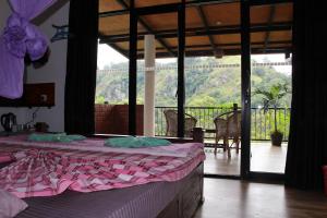 Rock side inn - Ella