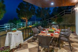 StayVista at The Haven 3BR Villa in Kasauli with Scenic Panoramic Views
