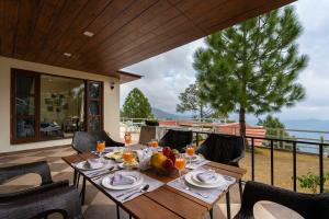 StayVista at The Haven 3BR Villa in Kasauli with Scenic Panoramic Views