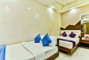 Hotel Palace Residency near Lokmanya Tilak Terminus