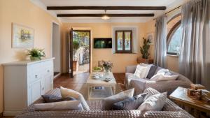 Villa Beltramonto 14, Emma Villas