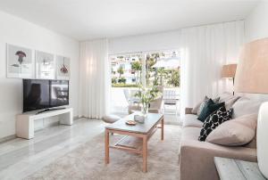 IVY - Scandinavian Apartment in Nueva Andalucia