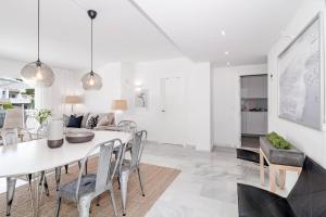 IVY - Scandinavian Apartment in Nueva Andalucia
