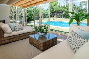 CLN- Spacious 6 bedroom villa next to beach