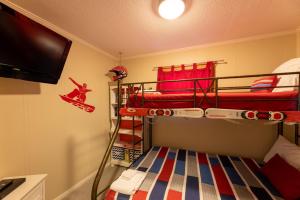 Sunsets at Summit 108b, free WI-FI, parking and AC