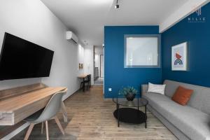 Big Apple #5, Nilie Hospitality MGMT