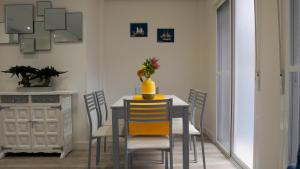 Stylish & Spacious Family Apartment Near Beach & Vibrant Historic Market