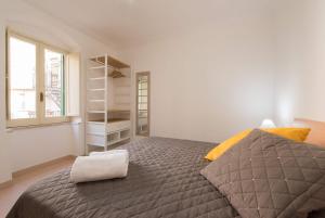 Duomo Seaside Deluxe Apartment by Ortigia Apartments