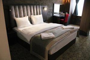 Standard Triple Room room in Kirci Termal Hotel