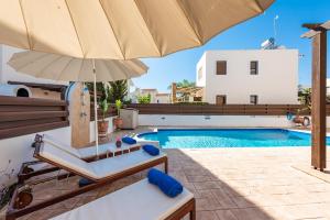 Villa Iris by Ezoria Villas