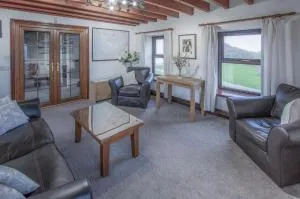 Stormy Castle - 6 Bedroom Sleeps 14 - Llangenith - Llanmadoc