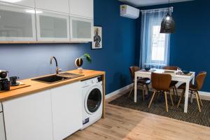 Danubio****2 bedrooms-Be in the Center of it all!