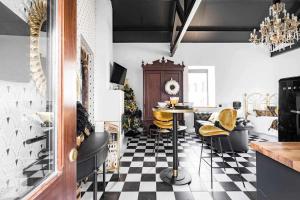 La Suite Años 20 Bañera, chimenea de leña y terraza