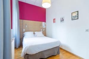 Hotels Hotel Edmond Rostand : photos des chambres