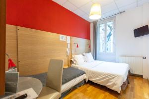 Hotels Hotel Edmond Rostand : photos des chambres