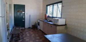 0378.00 - Maranduba - Casa - 3 Dormitórios - 10 Pessoas -1 Quadra Do Mar