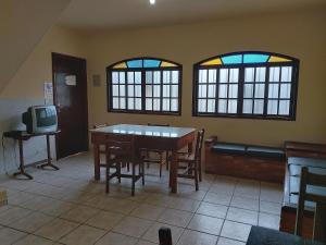 0036.01 - Maranduba - Casa - 3 Dormitórios - 12 Pessoas - 1 Quadra Do Mar