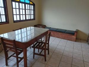 0036.01 - Maranduba - Casa - 3 Dormitórios - 12 Pessoas - 1 Quadra Do Mar