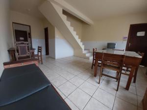 0036.01 - Maranduba - Casa - 3 Dormitórios - 12 Pessoas - 1 Quadra Do Mar